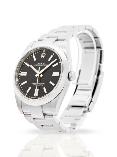 Rolex Oyster Perpetual 124300 Image 2